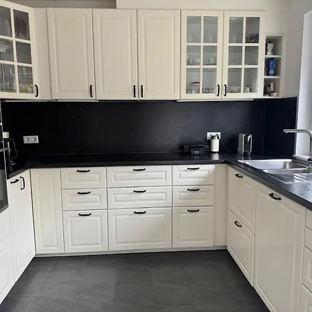Homestay Waldzimmer In Der Stadt Naehe Messe