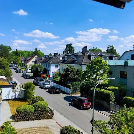 Waldzimmer In Der Stadt Naehe Messe Pansiyon